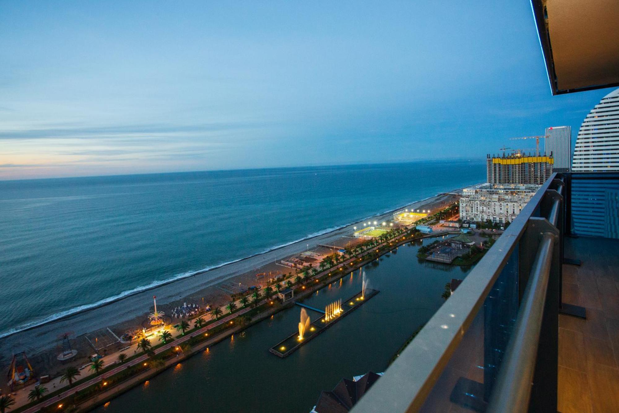 Orbi City Sea View Batumi Exteriör bild